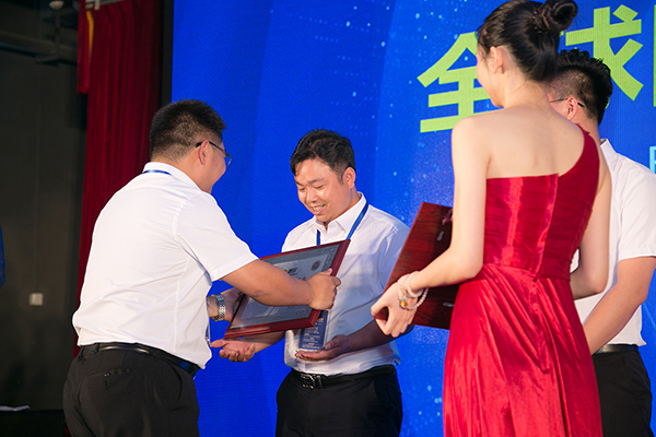 源碼太陽能路燈，源碼太陽能路燈廠家，源碼太陽能路燈價格