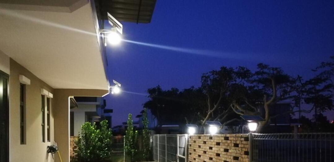 太陽能草坪燈由哪些部件構(gòu)成