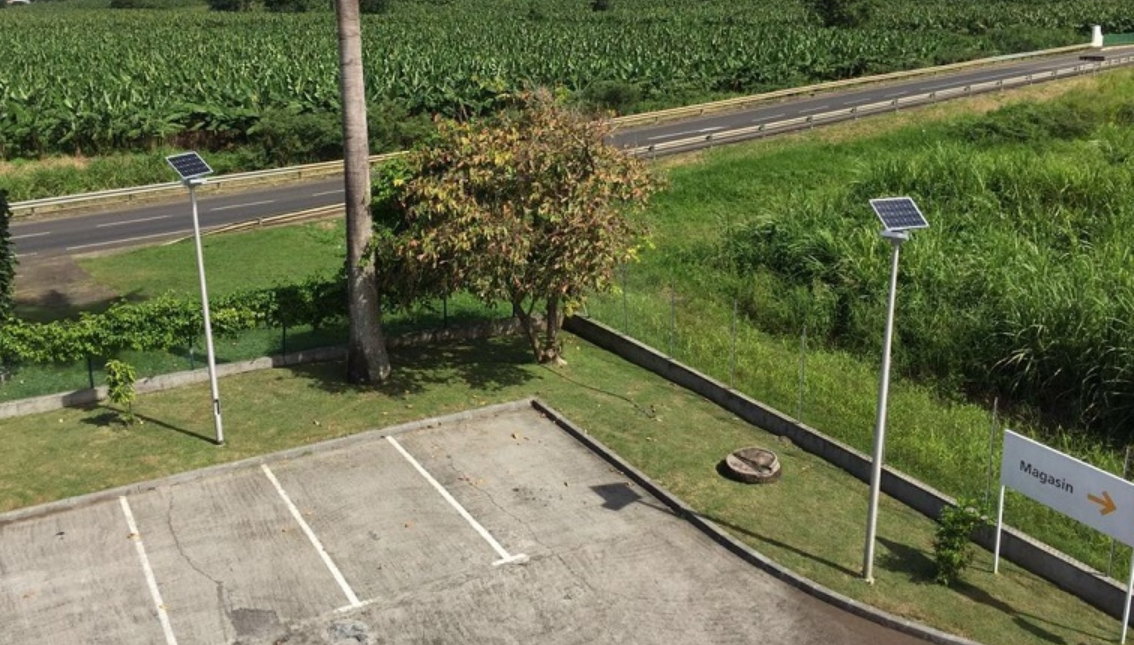 太陽能路燈亮燈時長如何調整？